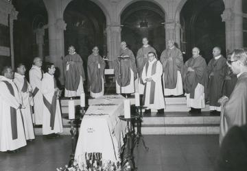 funérailles de Jean Rodhain à la Cité Saint-Pierre à Lourdes
