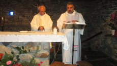 Youssef Soueif célébrant à la chapelle Sainte Bernadette.
